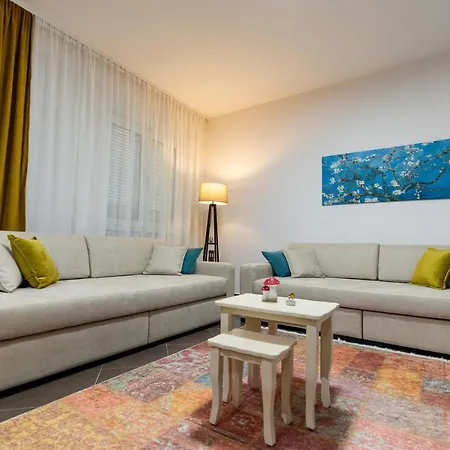 Apartment Contact *